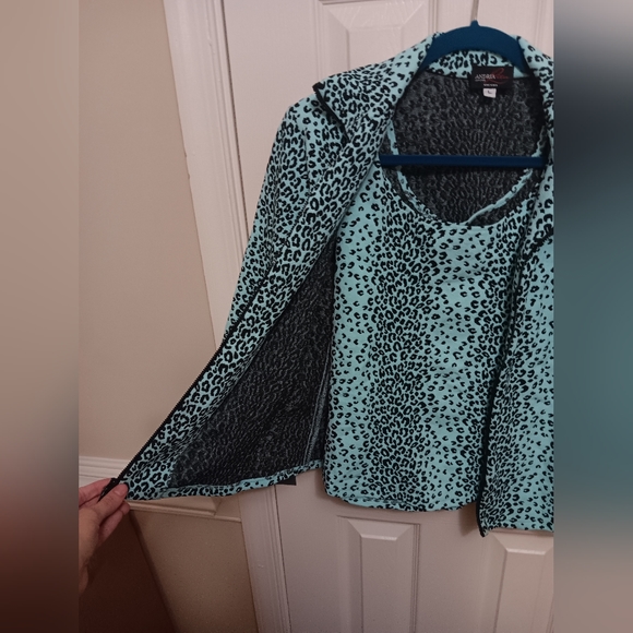 ANDRIA LIEU Jacket & Top set Cheetah - Picture 2 of 11